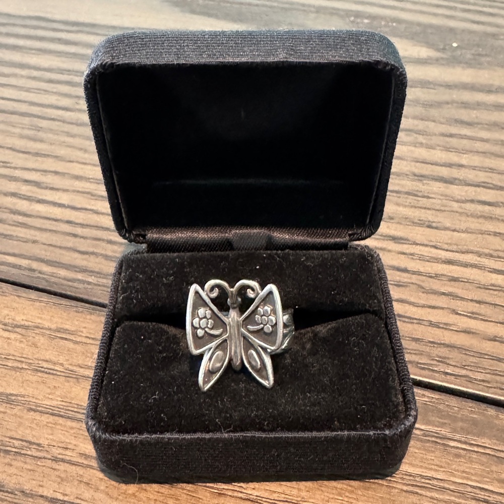 James Avery 925 Sterling Silver 3D
Mariposa Butterfly & Tulip Flower Ring 5.25”